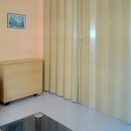En Apartment *